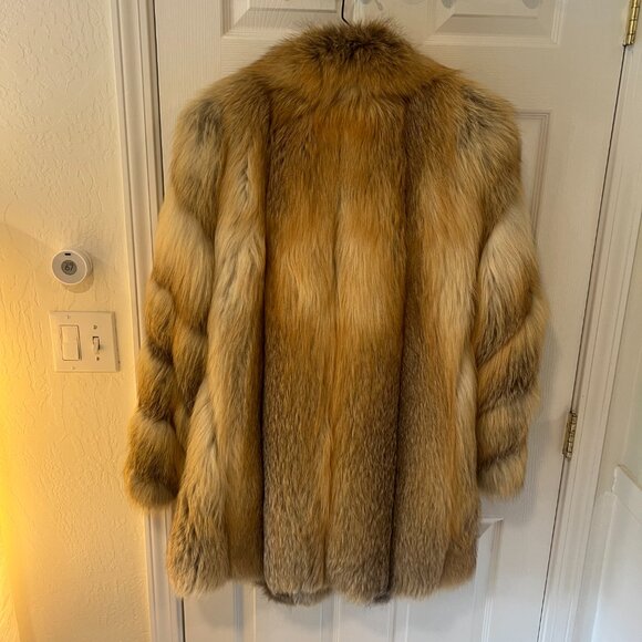 Stunning Fox Fur Coat - Picture 2 of 8